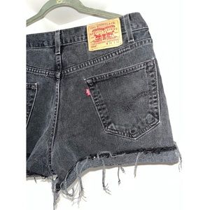 LEVI’S Distressed Jean Shorts 🖤